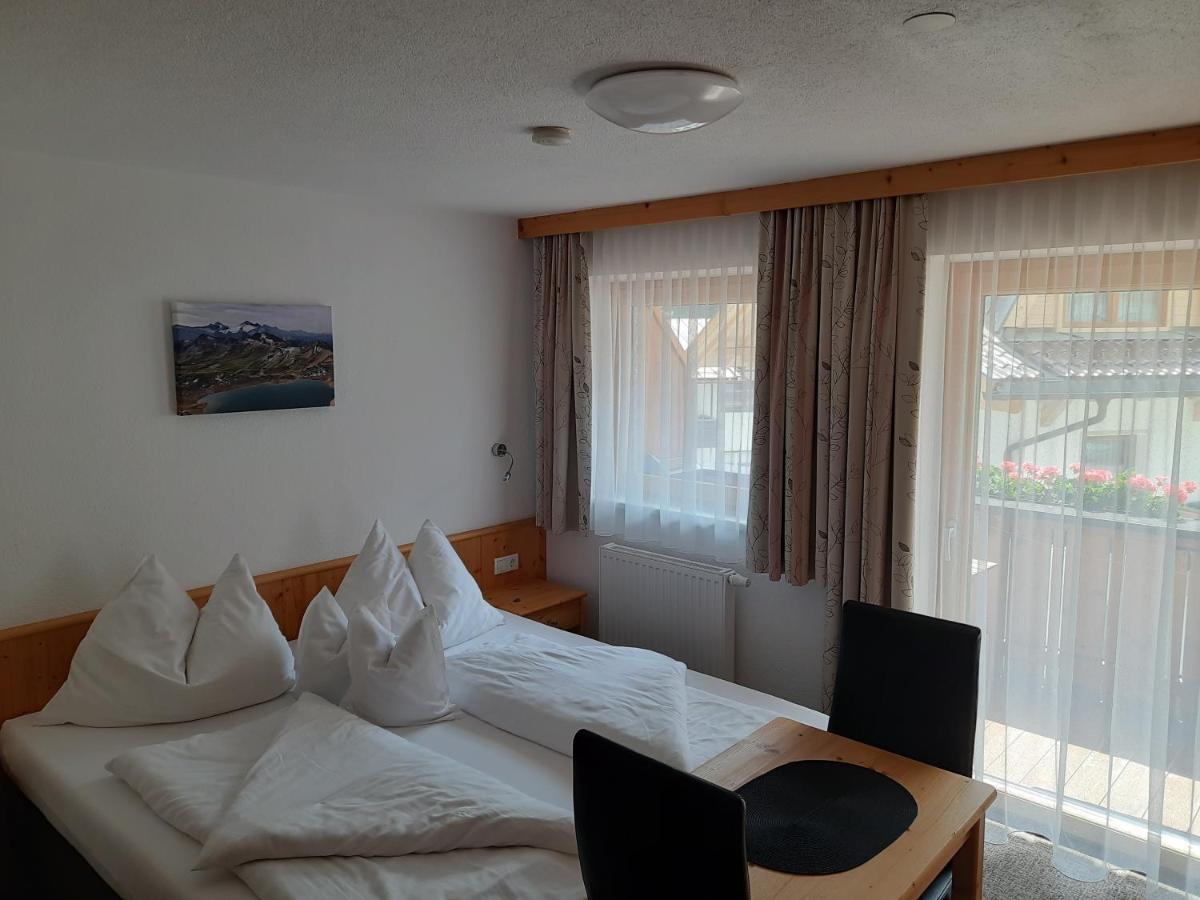 Bed and Breakfast Gruenwaldhof Тукс Экстерьер фото