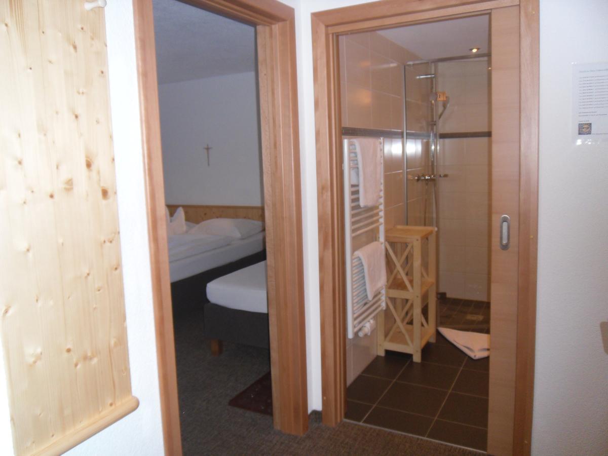Bed and Breakfast Gruenwaldhof Тукс Экстерьер фото