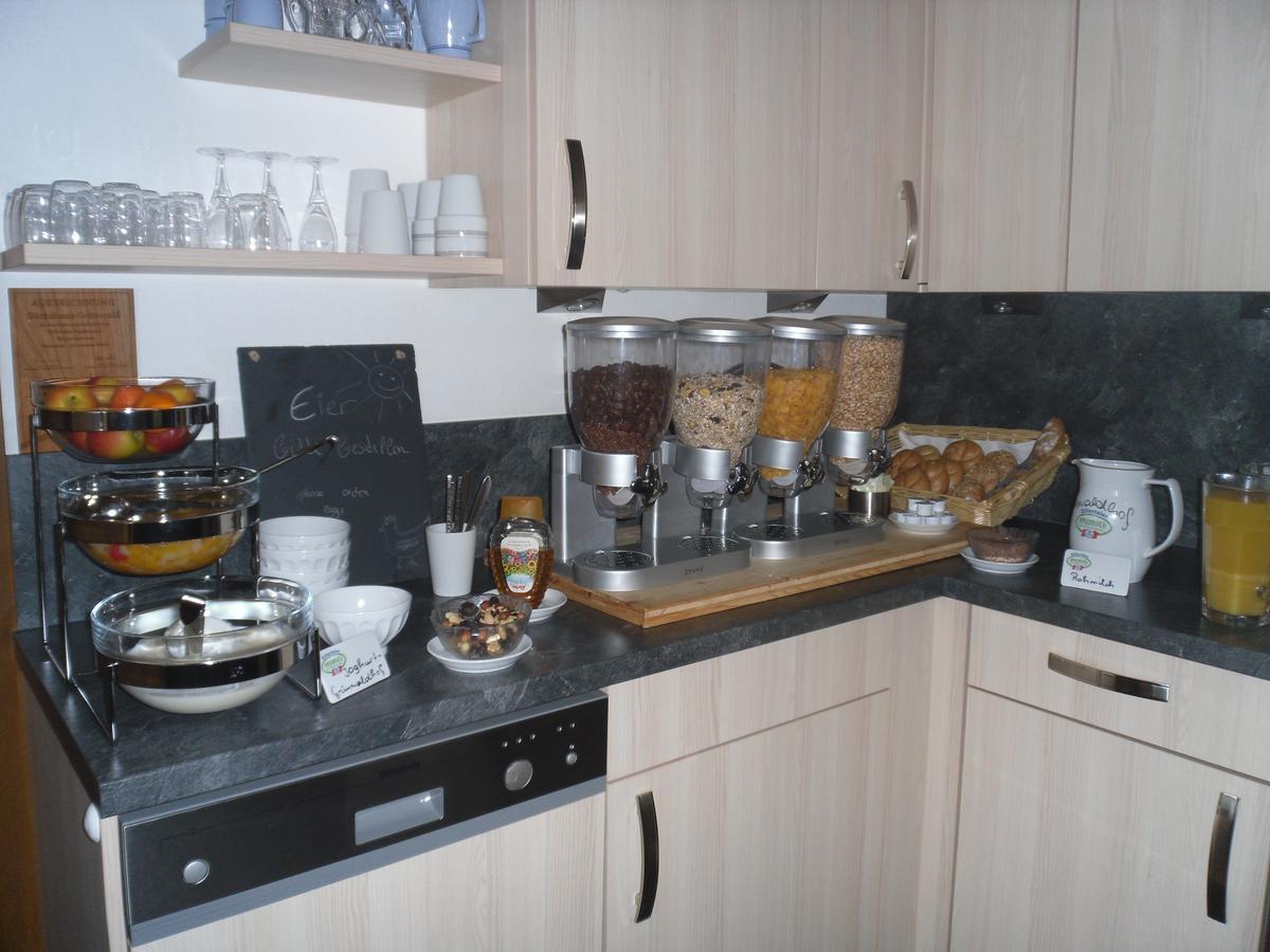 Bed and Breakfast Gruenwaldhof Тукс Экстерьер фото